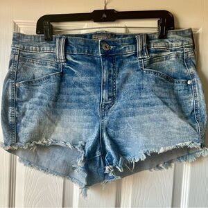 Torrid Cut-off Light Wash Jean Shorts Size 14